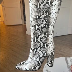 Women's Snakeskin Print Boots